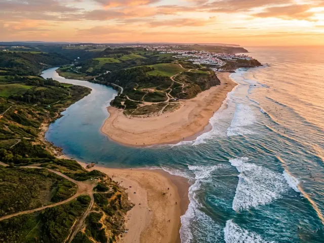 Foz do Lizandro, Beach break with rivermouth sandbars, Ericeira