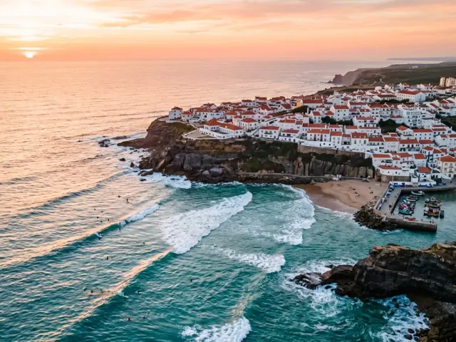 Praia do Sul, Baía aberta, areia e reef, Ericeira