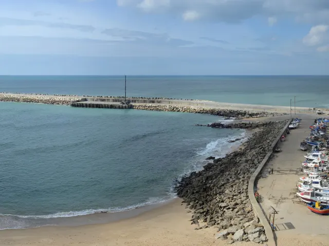 Praia do Sul, Open-bay sand and reef, Ericeira