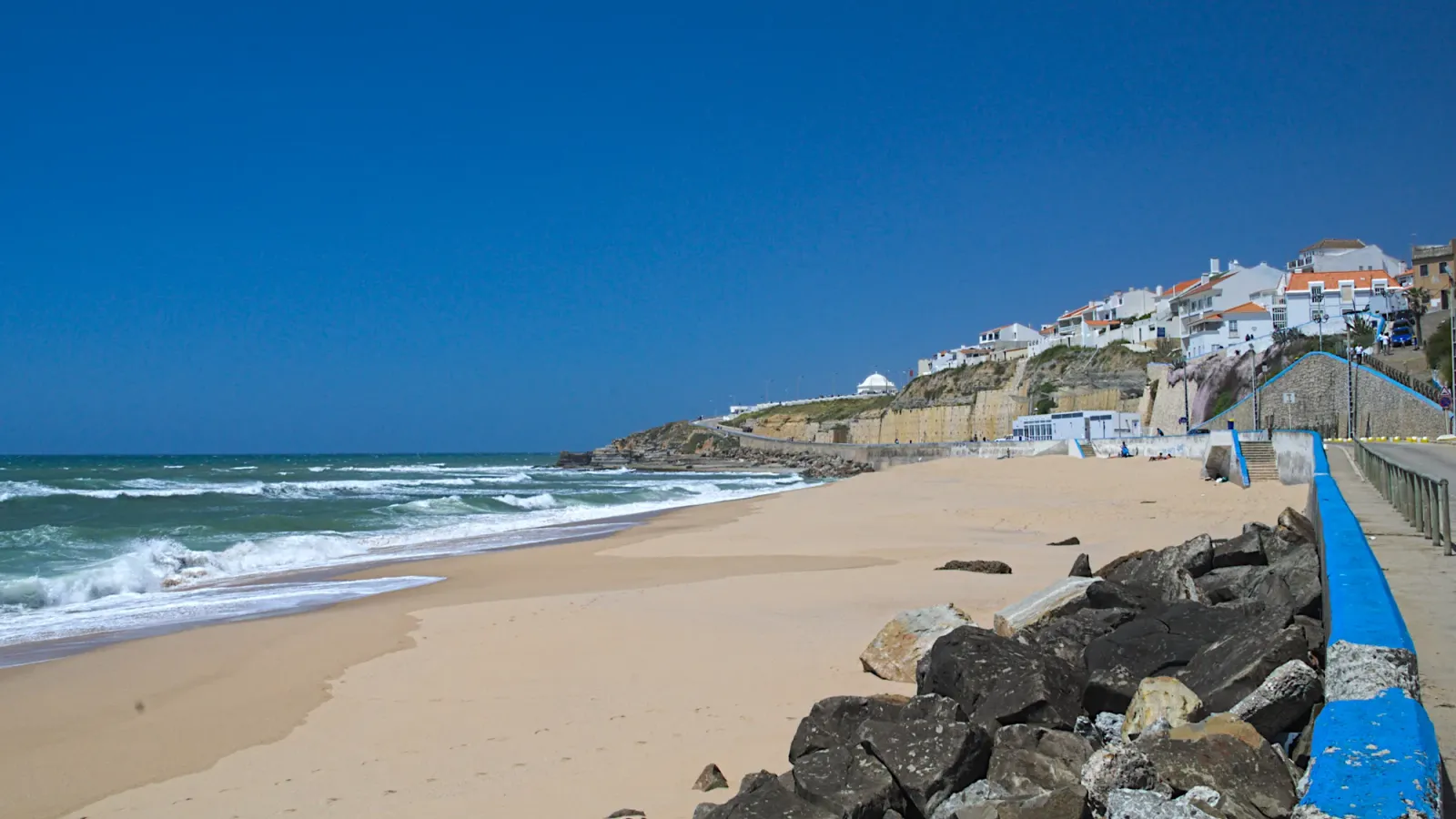 Matadouro, Reef A-frame, left and right, Ericeira